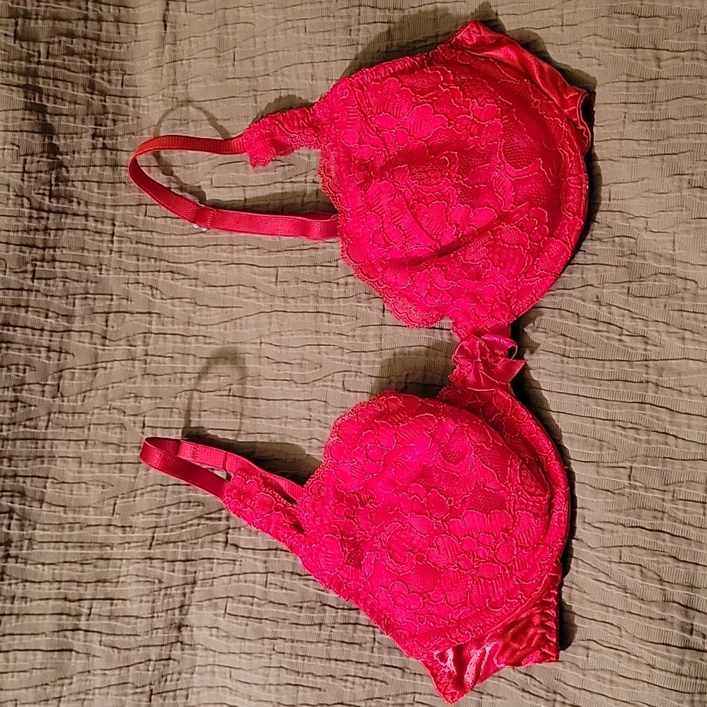 Victoria Secret lace bra with removable pads